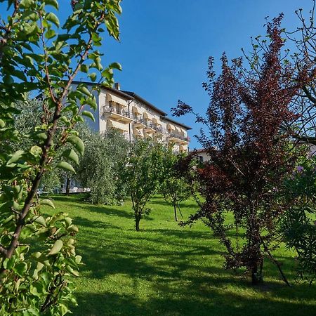 Hotel Belvedere Torri Del Benaco Buitenkant foto