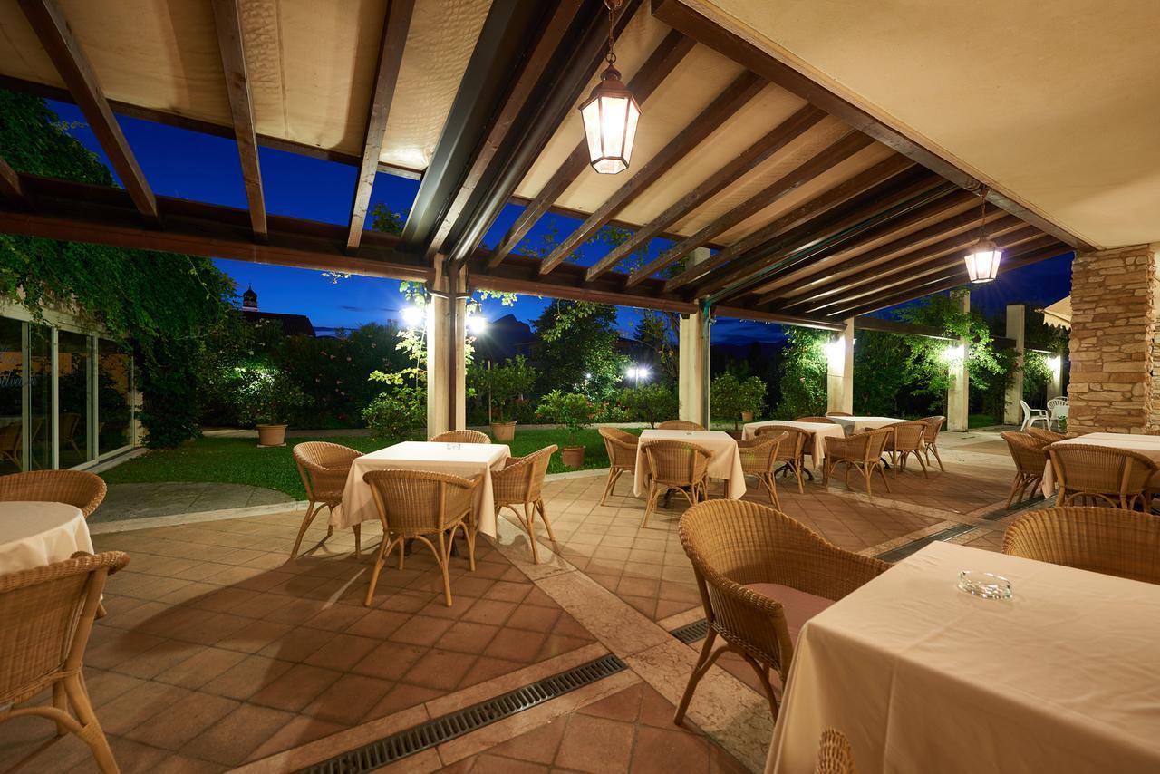 Hotel Belvedere Torri Del Benaco Buitenkant foto