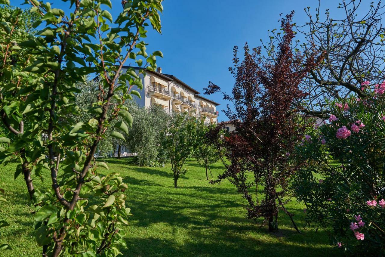 Hotel Belvedere Torri Del Benaco Buitenkant foto